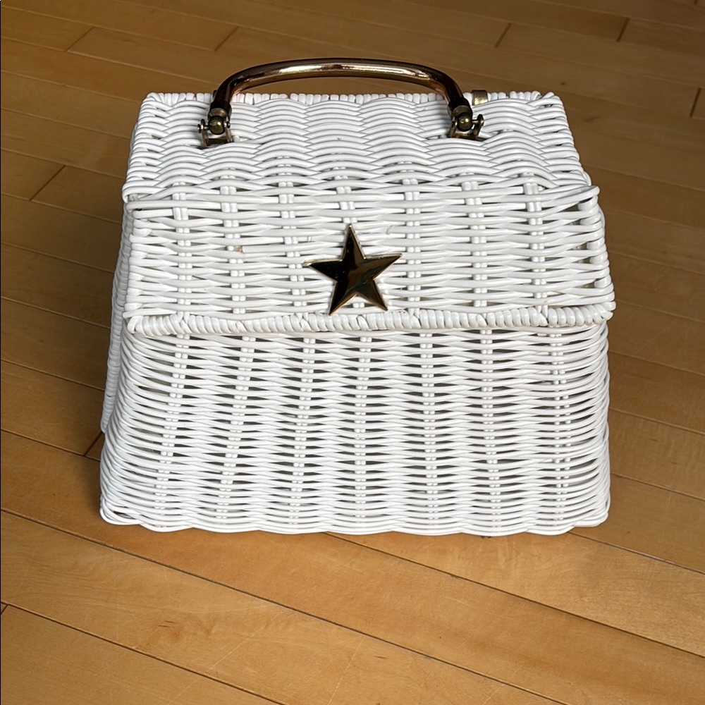 NINI White Wicker Handbag with Star Accent